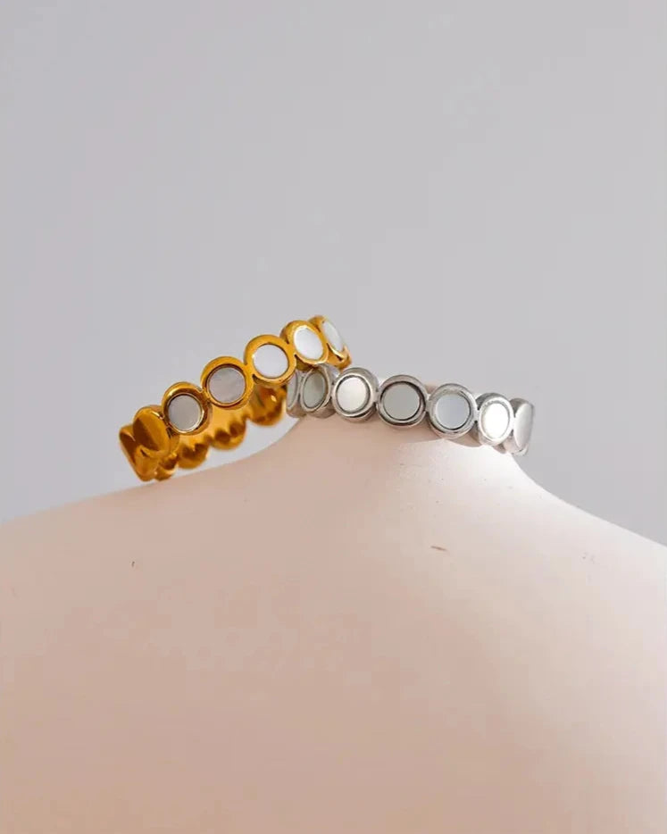 Anel Concha Natural Banhado em Ouro 18k