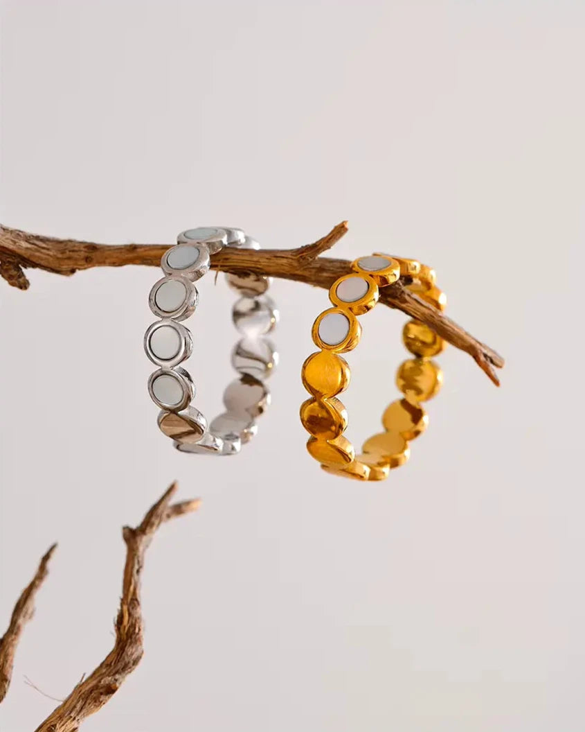 Anel Concha Natural Banhado em Ouro 18k